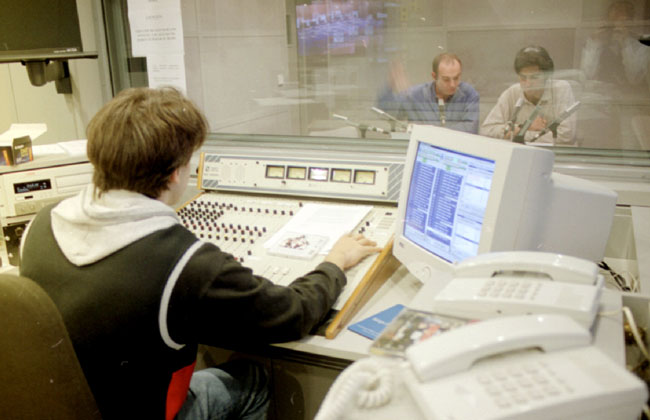 Establishment of 98.3 Radio