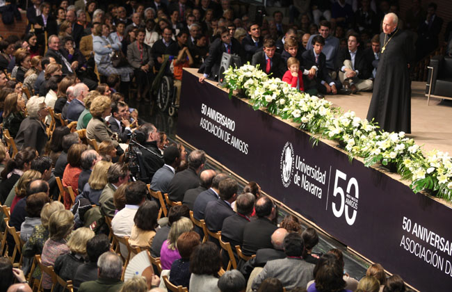 50th anniversary of the Friends of the University of Navarra and a new Gold Medal