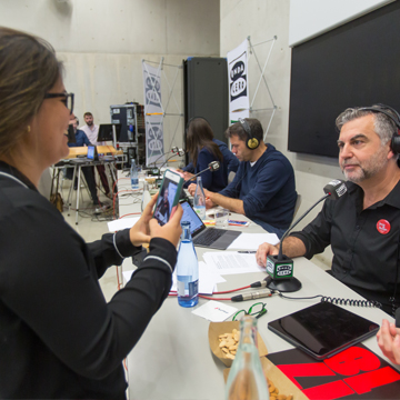 Grado en Periodismo + Itinerario en Comunicación Corporativa